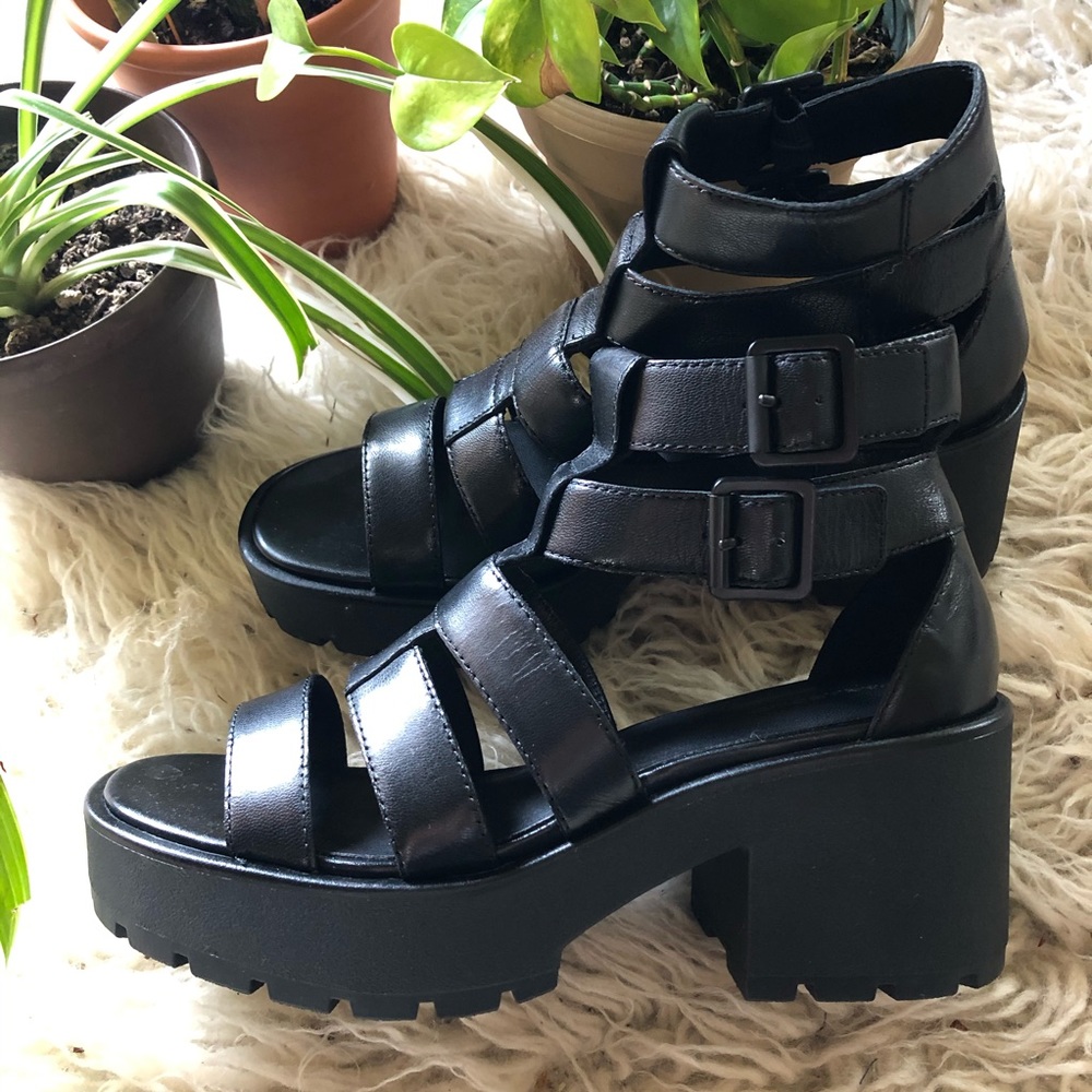 Chunky heel platform sandal